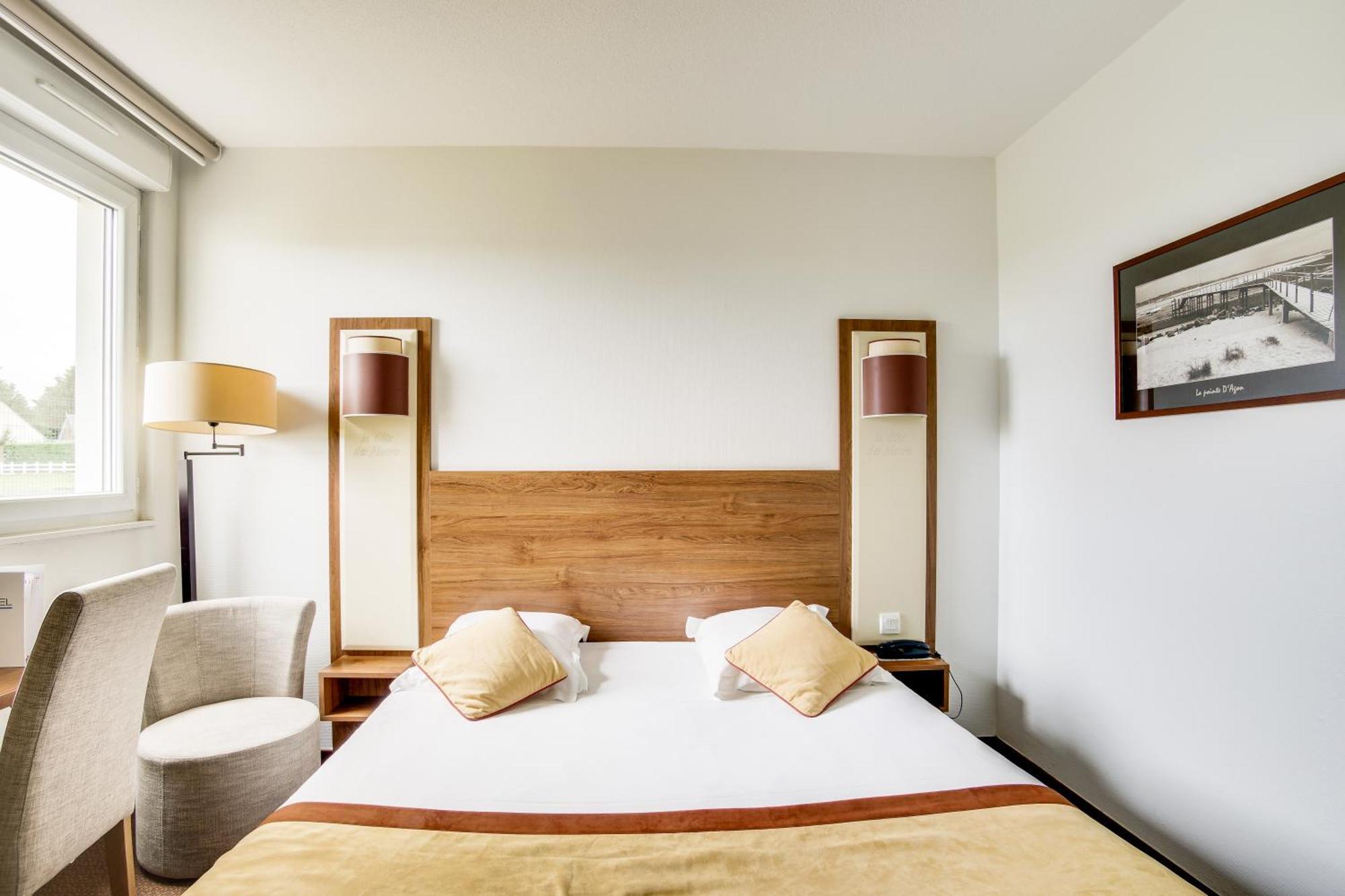 Brit Hotel De La Cote Des Havres Lessay Rom bilde